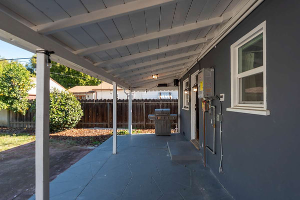13089 patio 2
