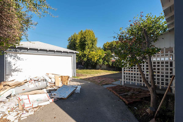 13089 garage 5