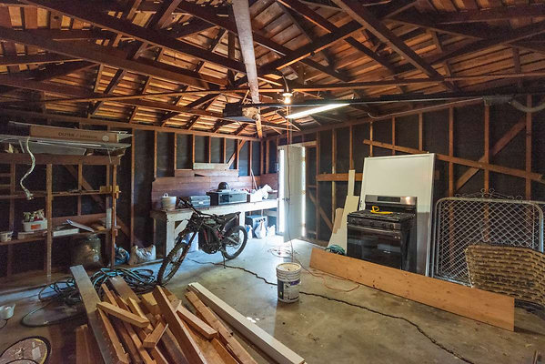 13089 garage 1