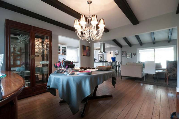 10758 dining 3