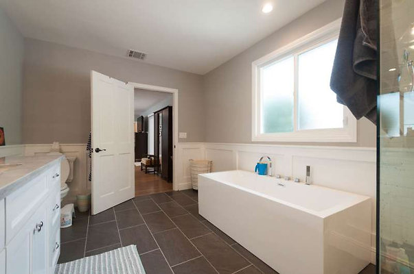 10758 bath 2
