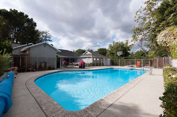 10758 pool 2