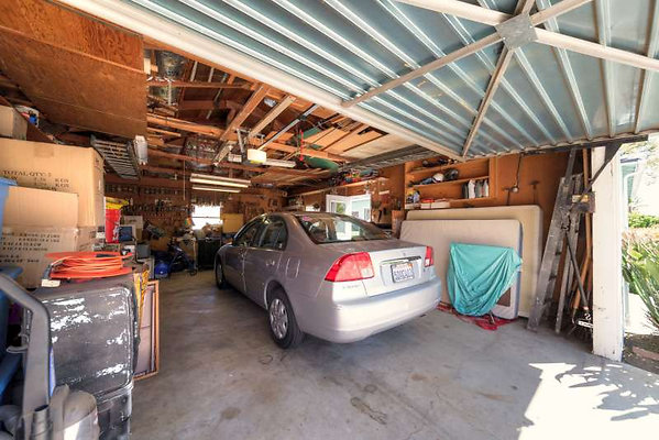 10913 garage 4