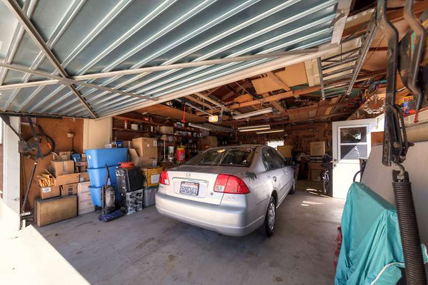 10913 garage 3