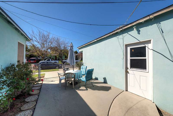 10913 patio 2