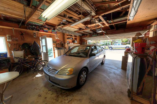 10913 garage 2