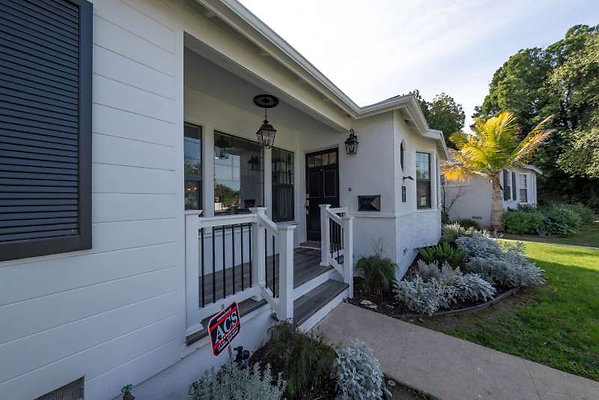 11410 porch 1