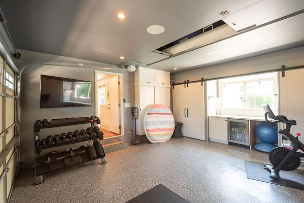 12928 garage 4