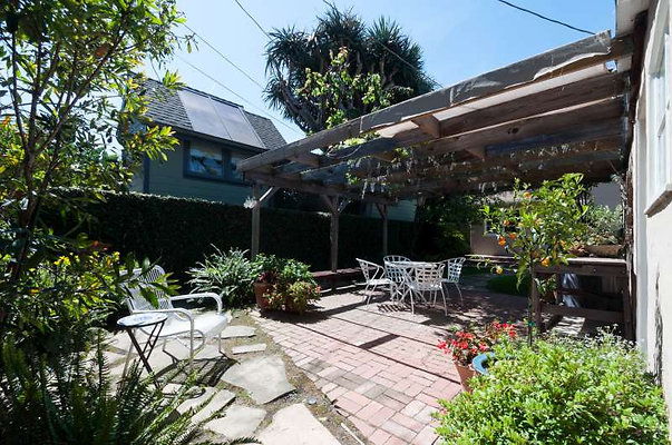 10492 patio 4
