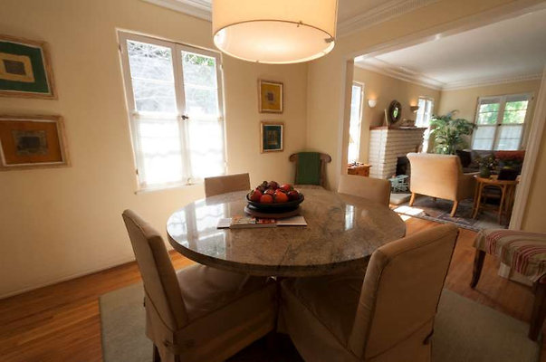 10492 dining 4