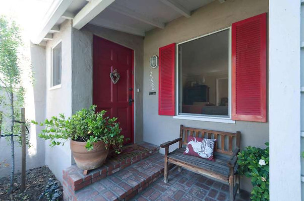 10492 porch 1