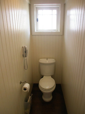 8208 bath 5