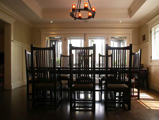 8208 dining 3