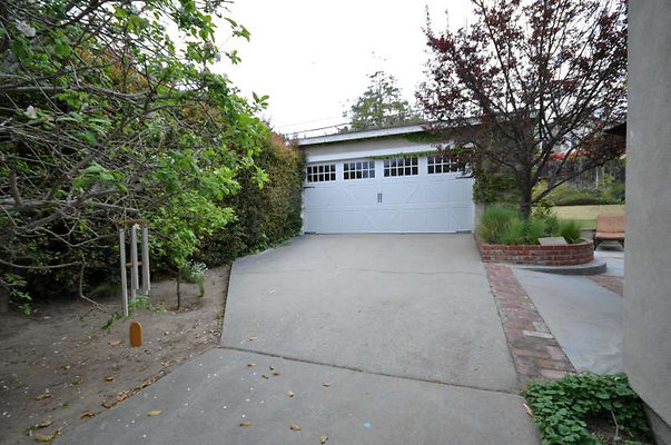 8793 garage 2
