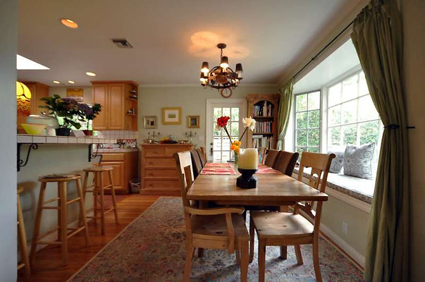 8793 dining 2
