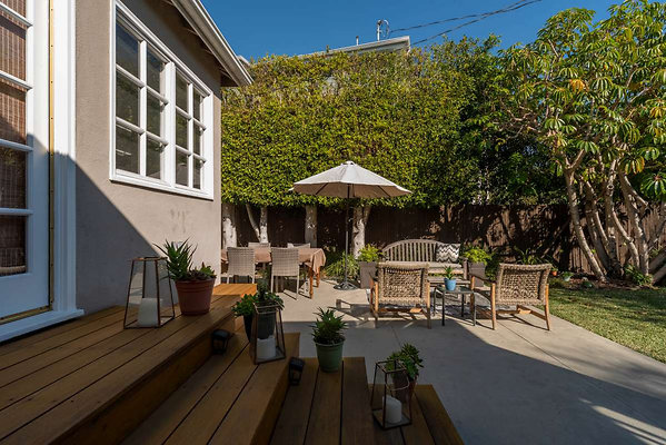 13074 patio 4