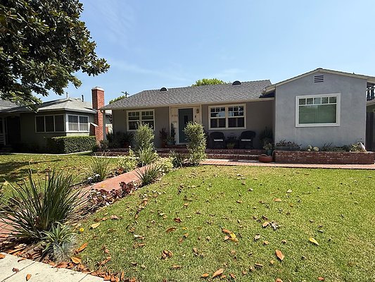 shelly 2752 Selby Ave