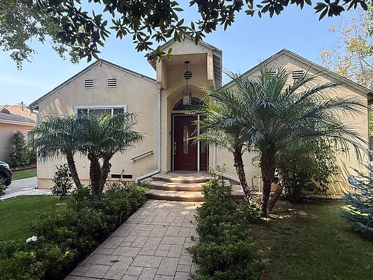 Galina 2749 Selby Ave