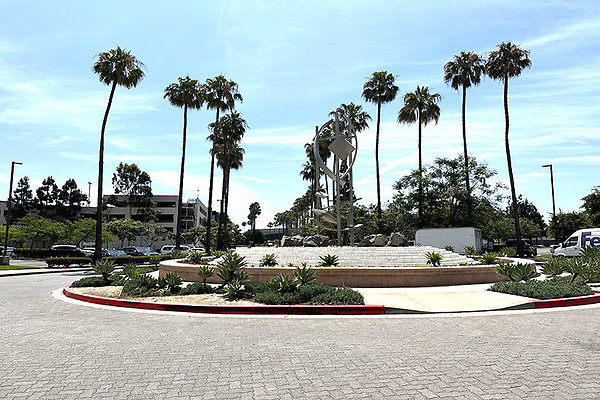 5230PacificConBldgExt8754