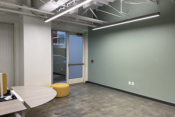 10635SantaMonicaBlvd145WSte0013