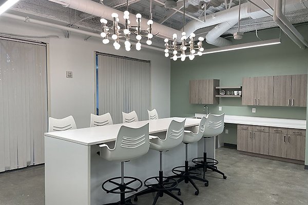 10635SantaMonicaBlvd145WSte0016