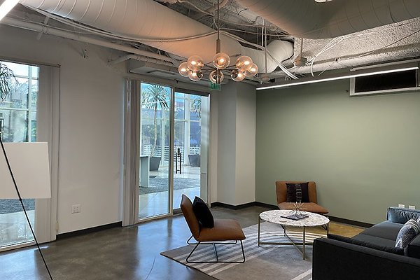 10635SantaMonicaBlvd145WSte0003