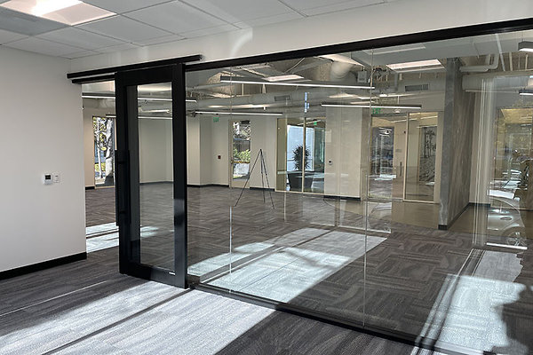 10635SantaMonicaBlvd135WSte0014