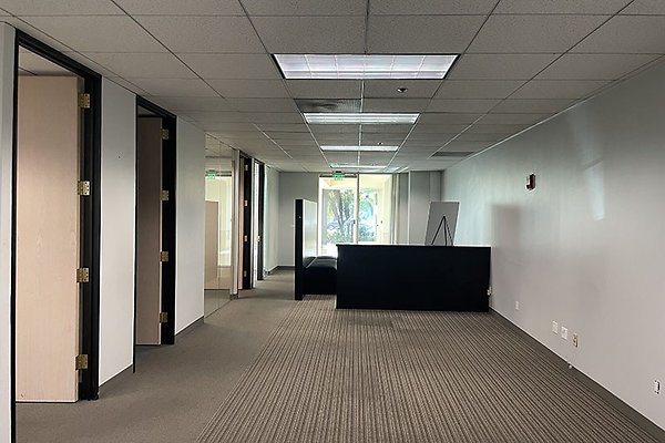 10635SantaMonicaBlvd105WSte0006