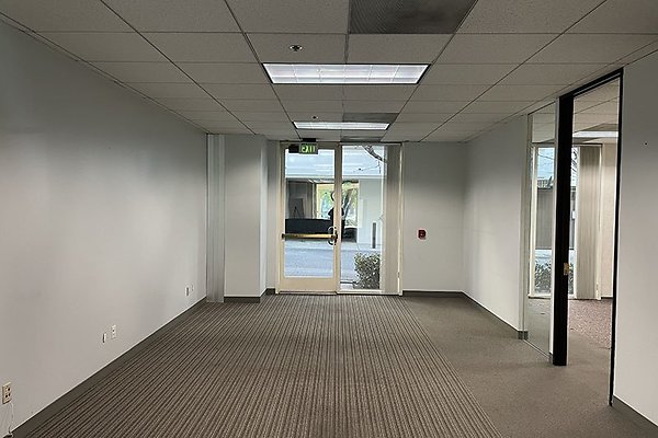 10635SantaMonicaBlvd105WSte0004