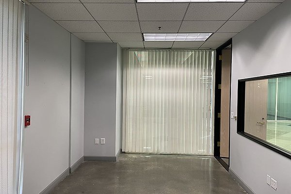 10635SantaMonicaBlvd190WSte0006