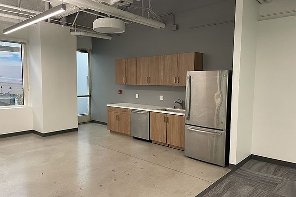 10635SantaMonicaBlvd115WSte0004