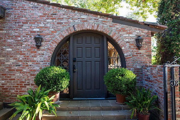 Sittingbull Front Entrance