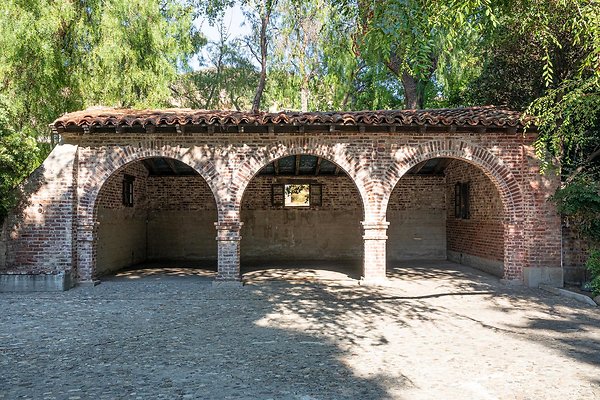 Sittingbull Brick Garage