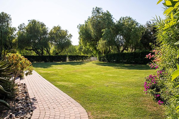 Peppertree Lawn Entrance