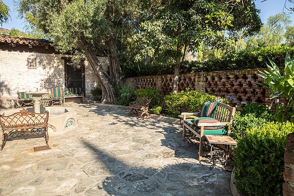 Sittingbull Pool Patio Side