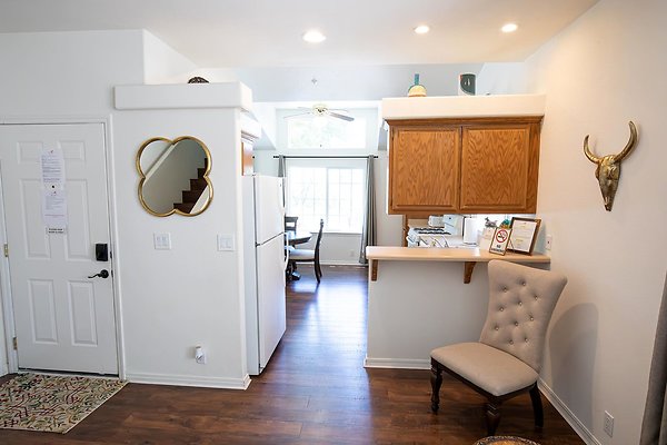 Townhome D1 Kithcen &amp; Dining Rm1