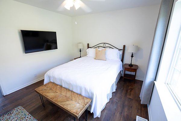 Townhome D1 Upstairs Bedroom #1-3