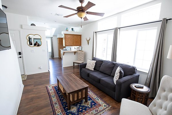 Townhome D1 Living Room3