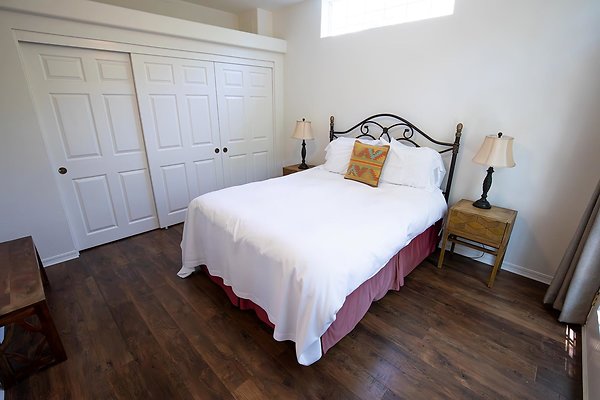 Townhome D1 Downstairs Bedroom1