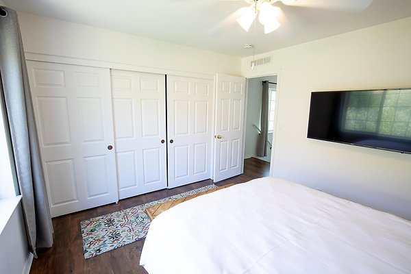 Townhome D1 Upstairs Bedroom #1-2