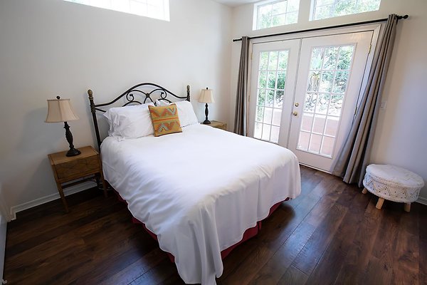 Townhome D1 Downstairs Bedroom2