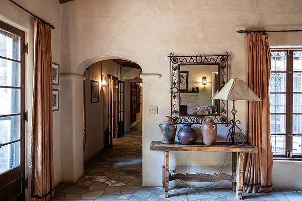 Sittingbull Living Room Large &amp; Hallway(1)