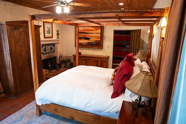 Sittingbull Bedroom #2(1)