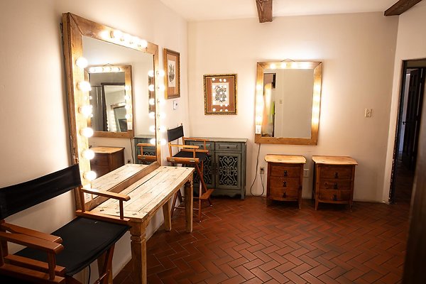 Sittingbull Green Room