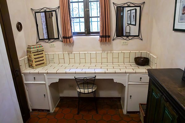 Sittingbull Bedroom #1 &amp; #2 Bathroom