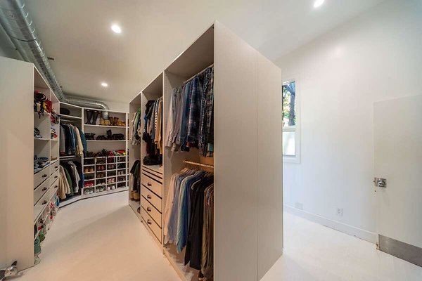 13852 closet 2