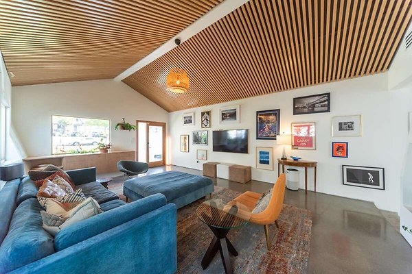 CAST LosAngeles 13994