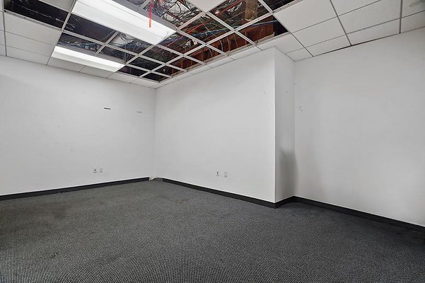 KL 21326-WoodlandHills-027