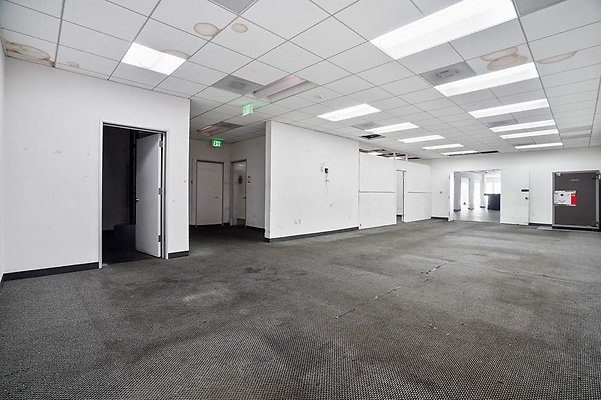 KL 21326-WoodlandHills-029