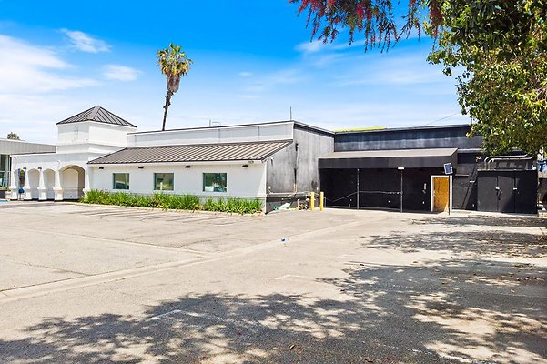 KL 21326-WoodlandHills-02